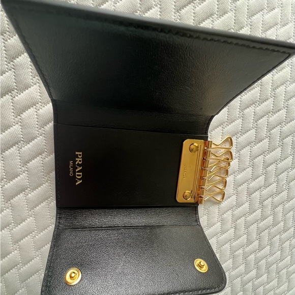Authentic Prada card case. New never used.Certificate of authenticity included. - Picture 4 of 5
